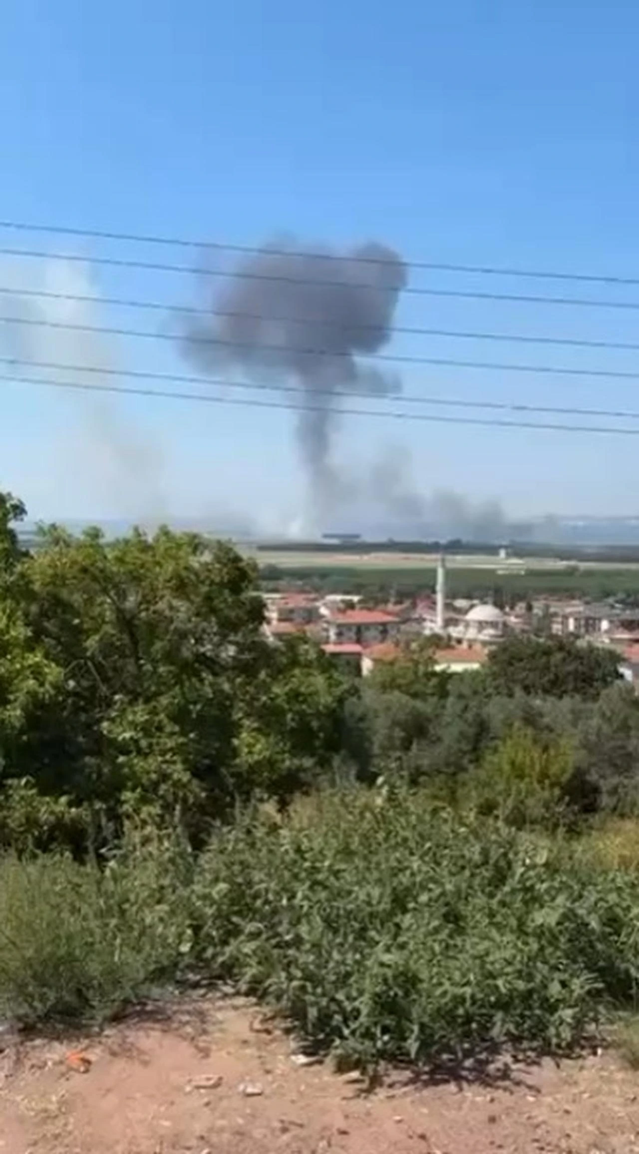 A Turkish F-16 fighter jet crashes during a training flight in Yalova, Türkiye on Aug. 12, 2026. (IHA Photo)