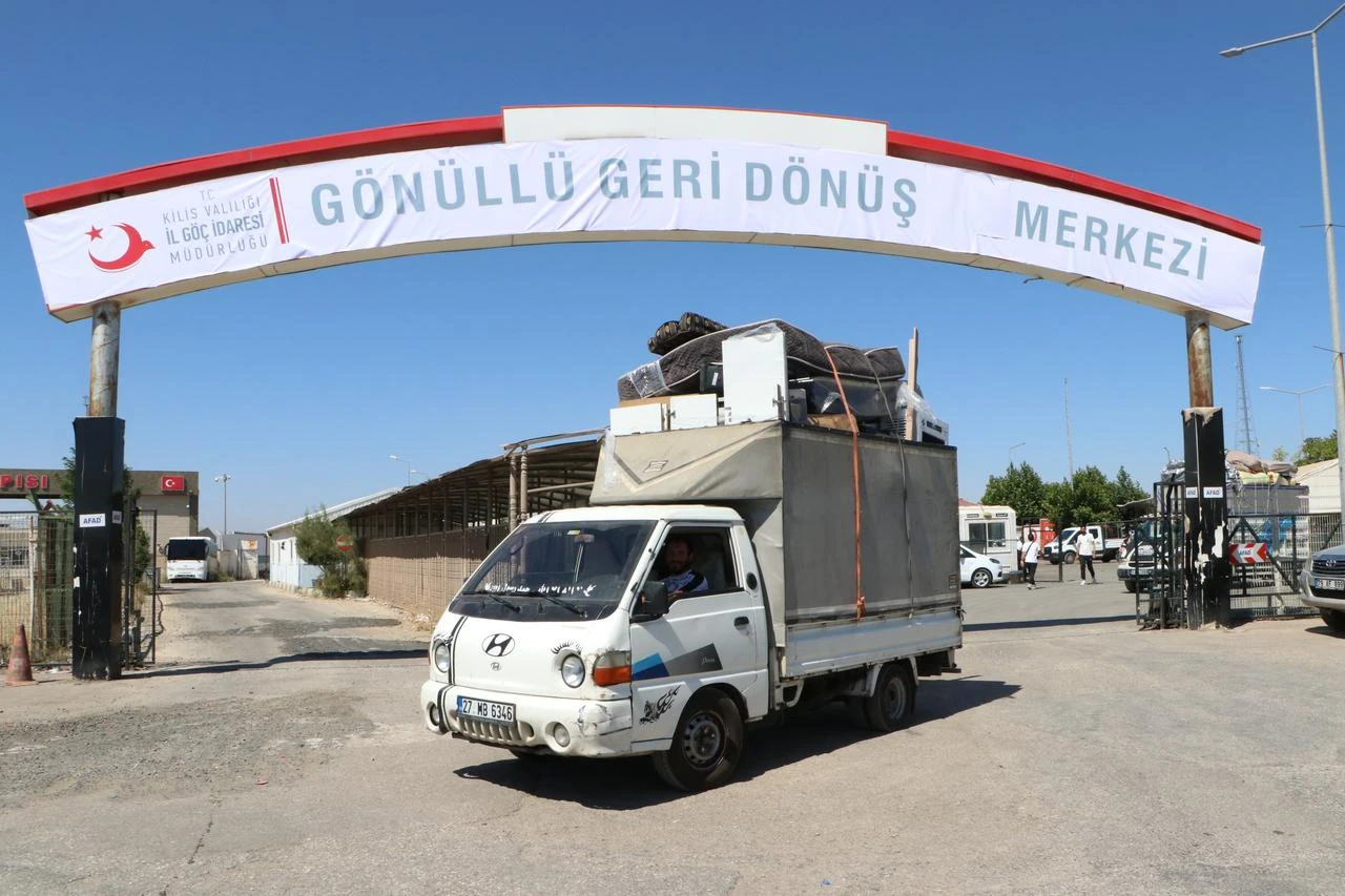 1.5M Syrians have returned home in 10 years, Turkish minister says