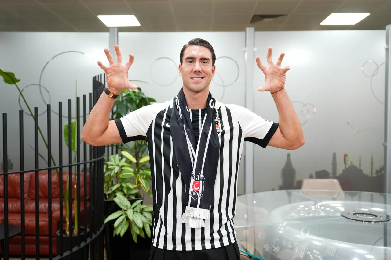 Besiktas seals 3-year deal with Dusan Vlahovic