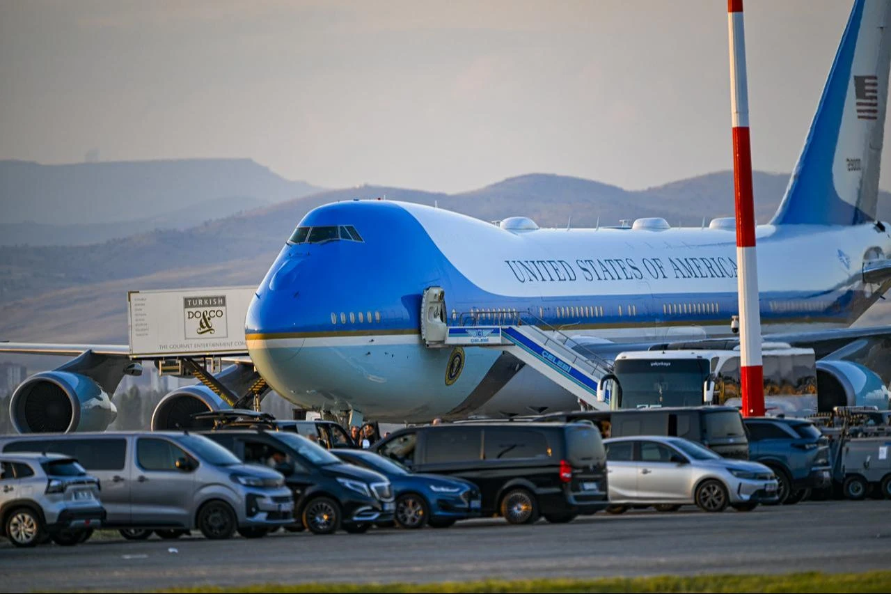 A view of United States aircraft on July 8, 2026 in Ankara, Türkiye. It was revealed that US President Donald Trump was secretly disembarked from Air Force One via an airport catering truck. (AA Photo)