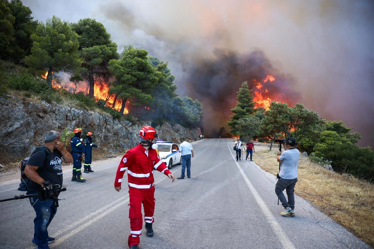 Wildfires force hundreds to flee Croatian coastal town