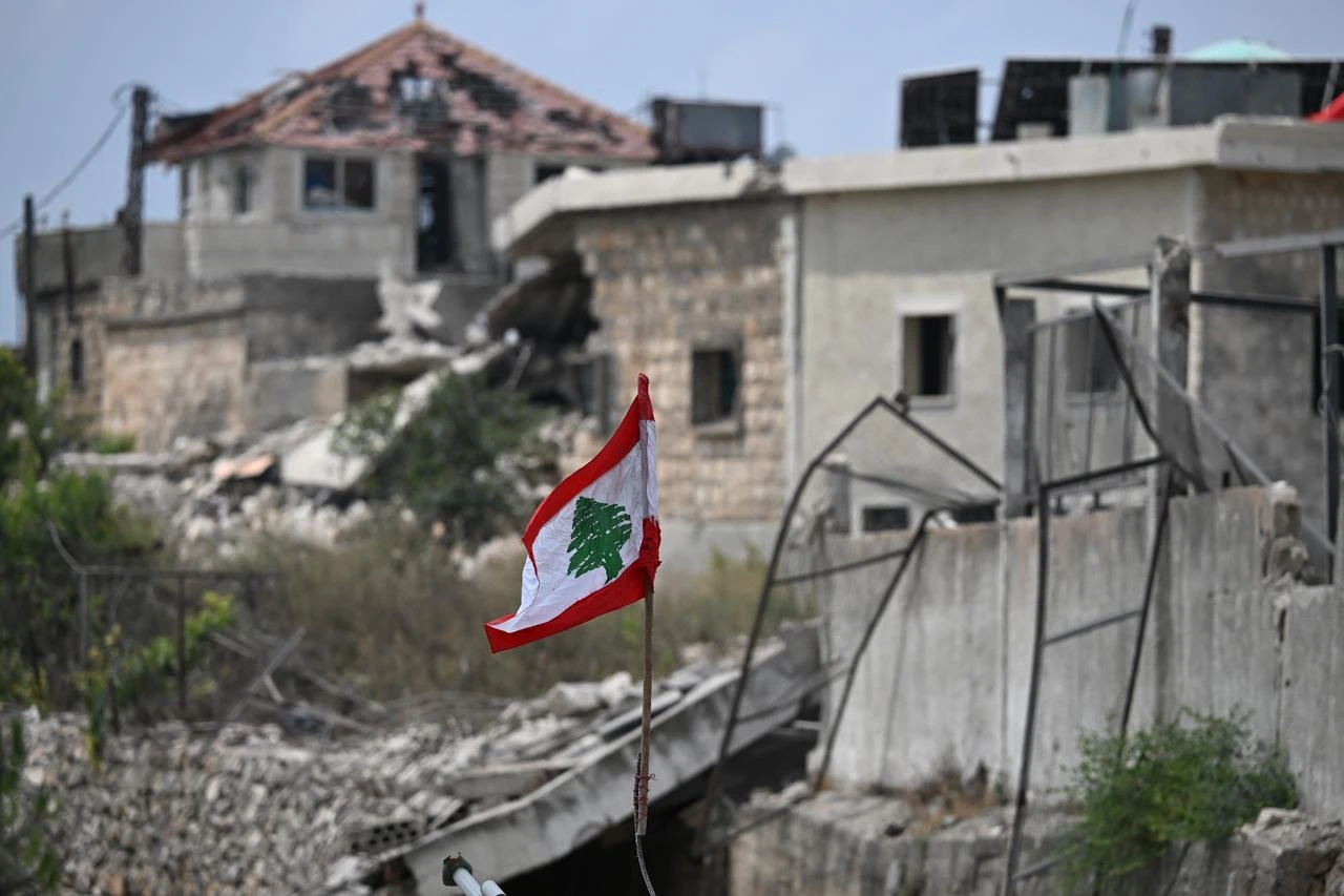 Israeli strike kills 7 in southern Lebanon despite ceasefire