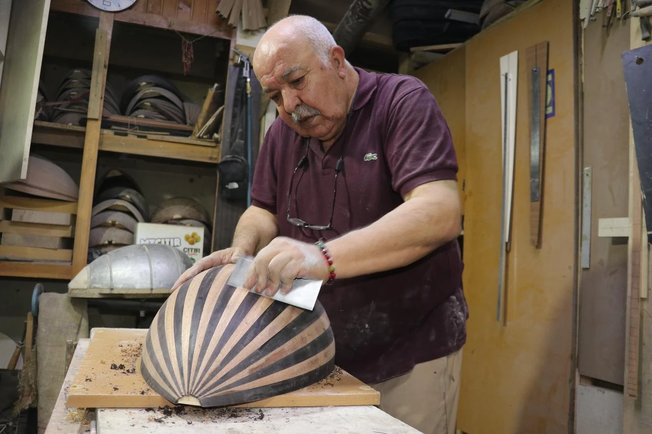 Sivas's last oud maker keeps 50-year tradition alive