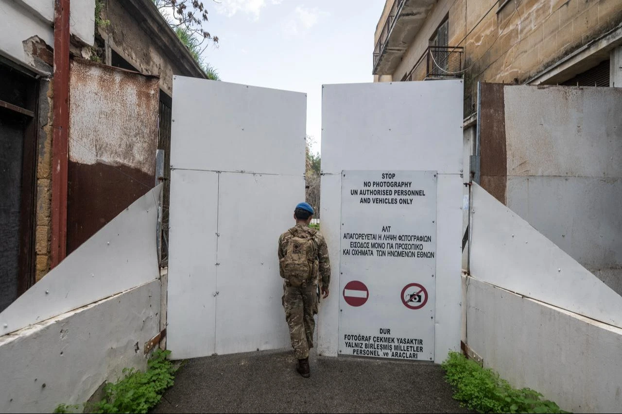 A member of the UN Peacekeeping Force in Cyprus (UNFICYP) from the British Army patrols along the buffer zone in Nicosia on February 17, 2026. (AFP Photo)