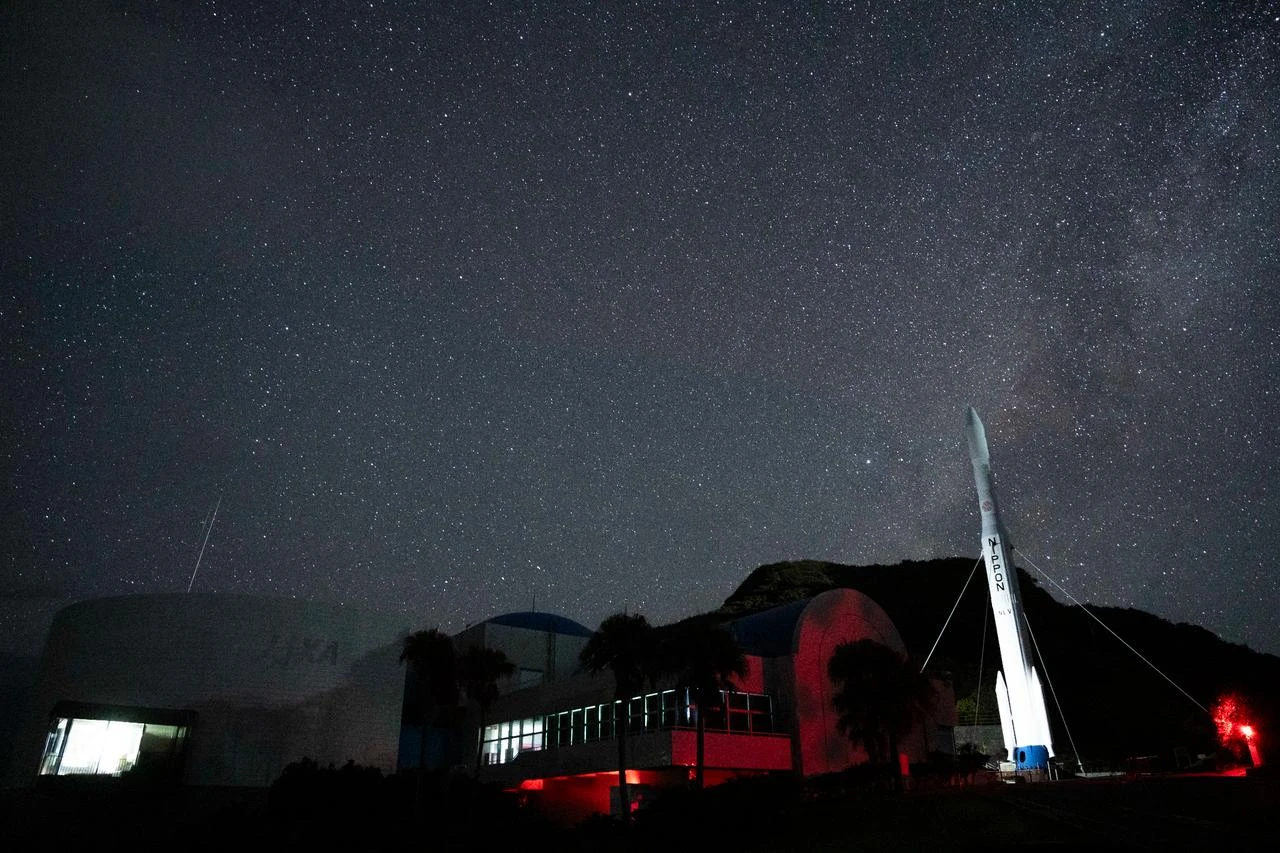 Japan, China race to bring back extraterrestrial samples