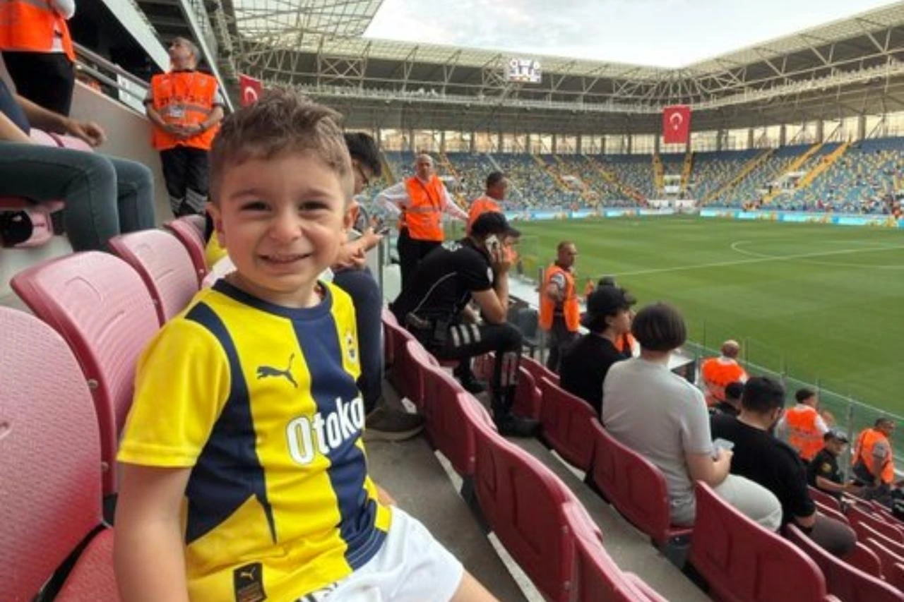 Outrage after Fenerbahce child fan's jersey pulled at stadium