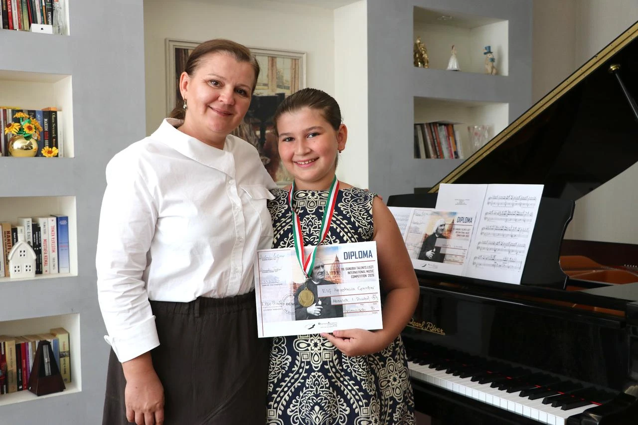 11-year-old Turkish pianist, mother claim double win in Rome