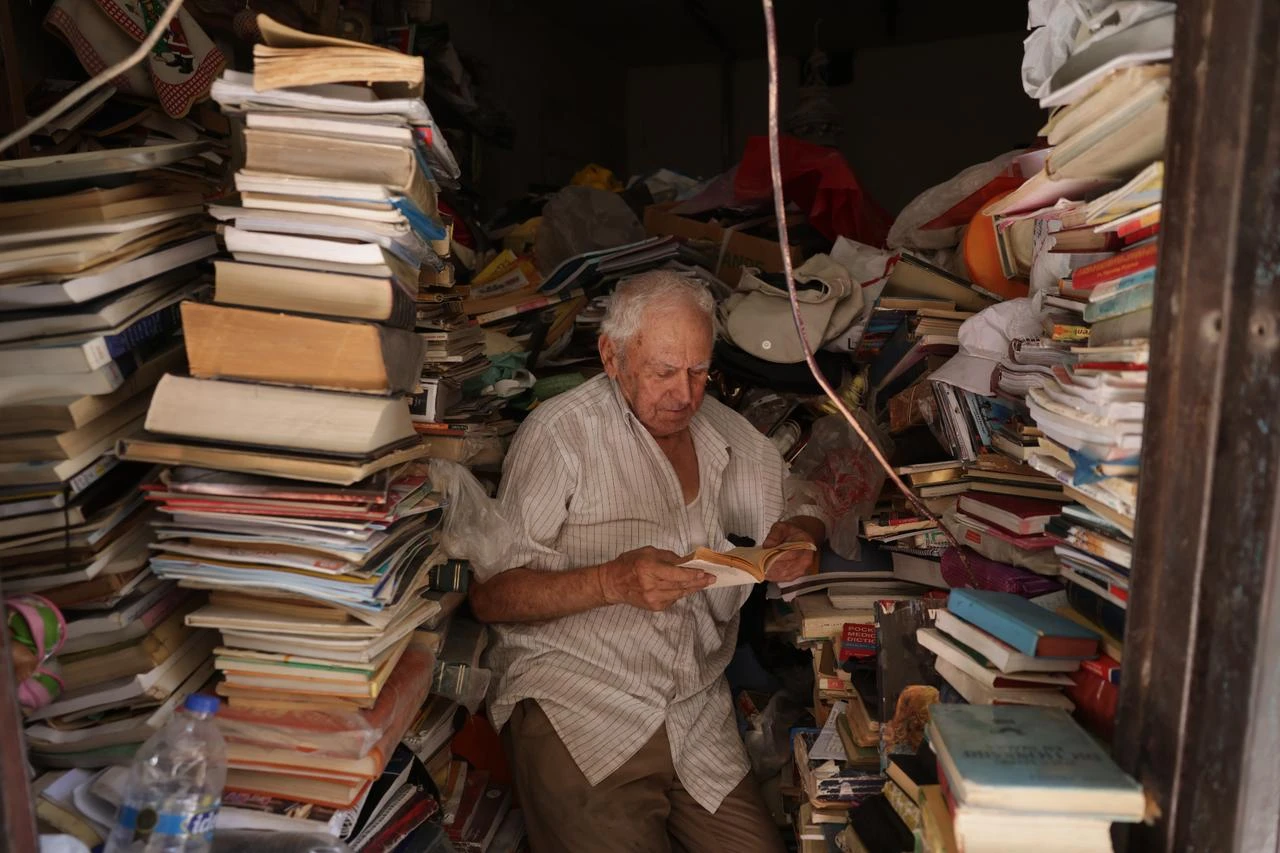 Aleppo bookseller, 91, keeps city’s history alive with 1M books