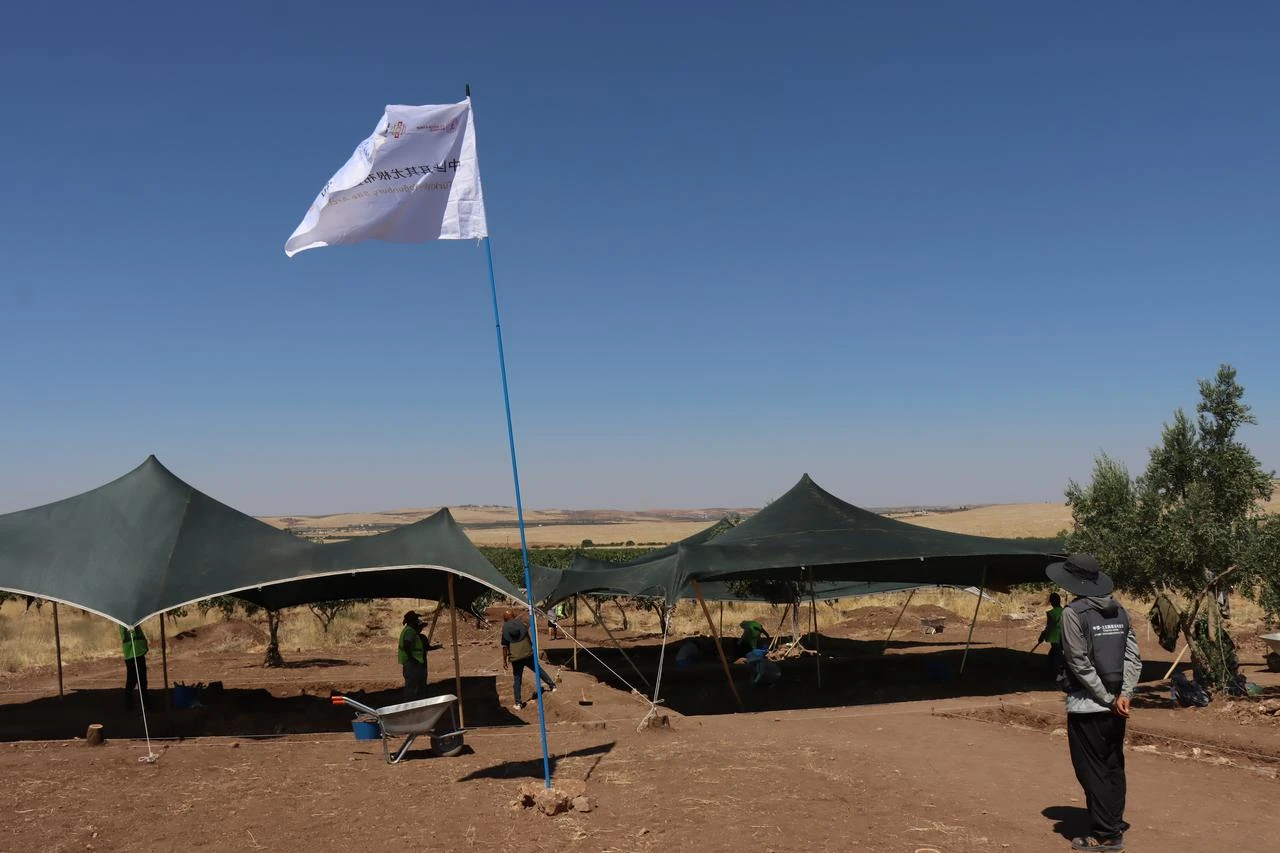 Archaeologists work at the Yogunburc excavation site in Sanliurfa, where China's first archaeological excavation project in Türkiye is being carried out as part of the Tas Tepeler Project. (AA Photo)