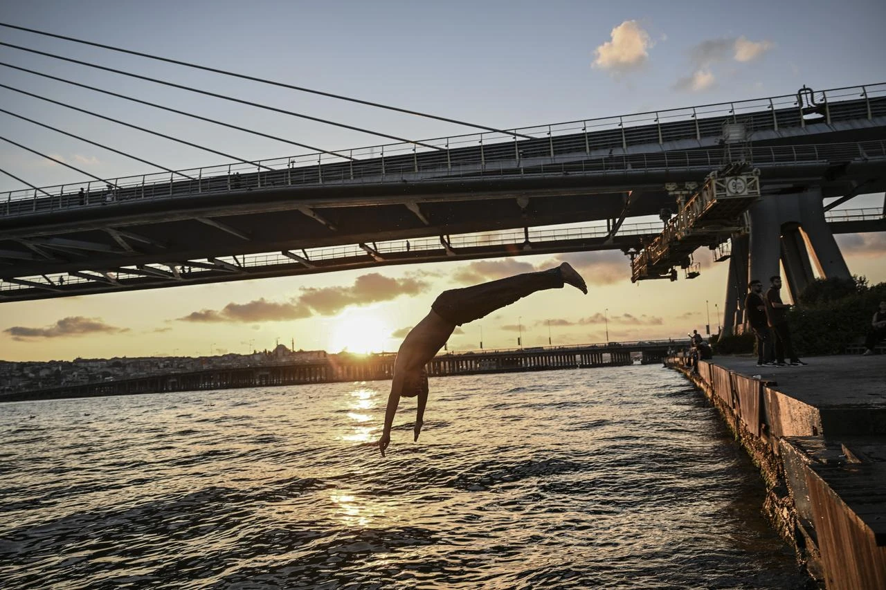 Istanbul set to swelter as African, Gulf heat waves arrive