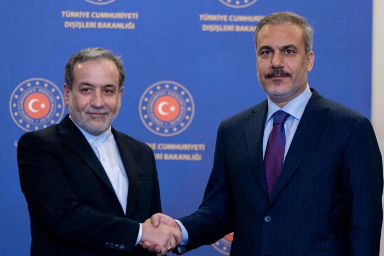 Turkish FM Fidan, Iran’s Araghchi discuss Hormuz reopening, ceasefire talks