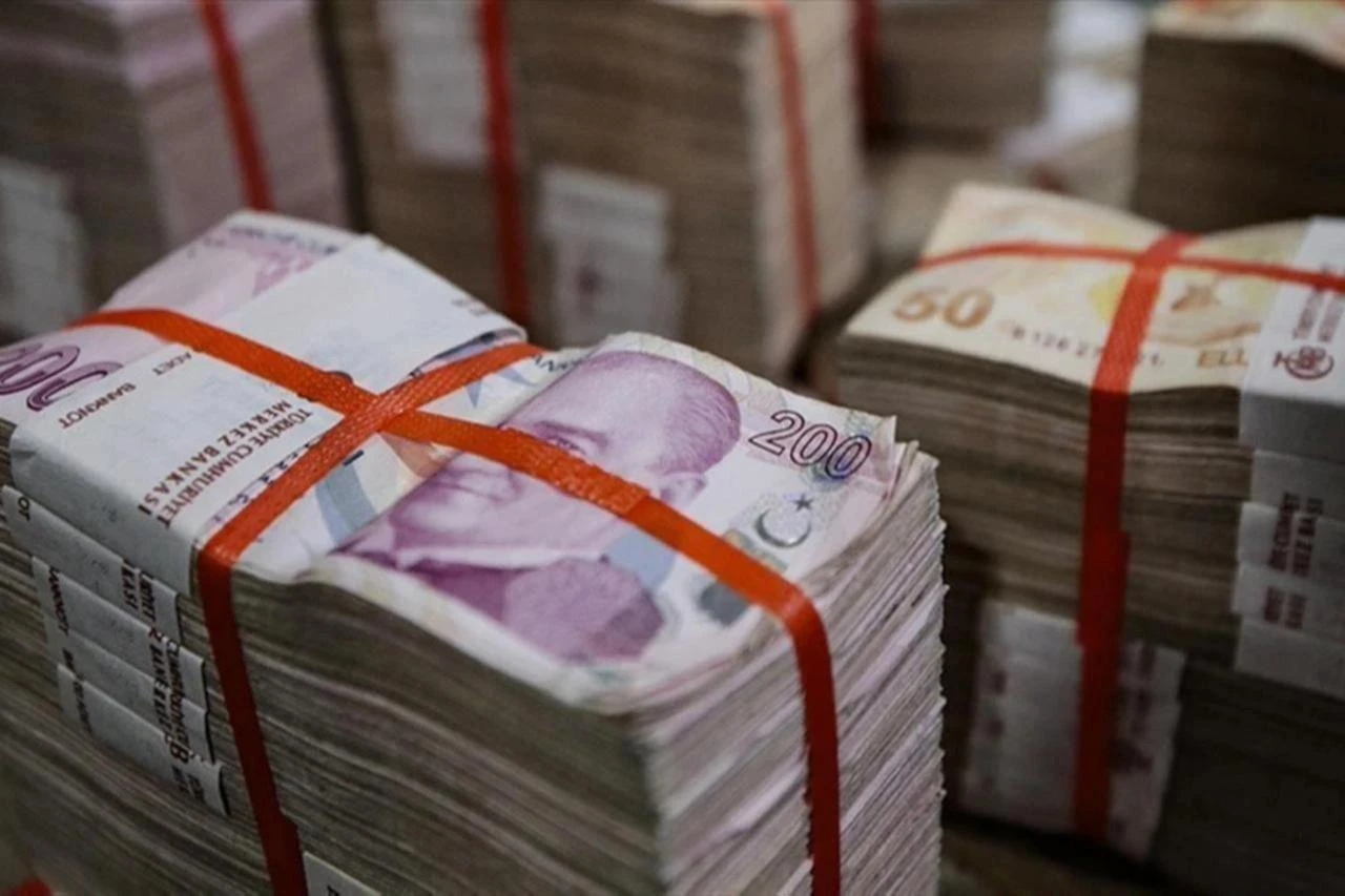 Türkiye’s budget deficit widens nearly 16-fold in July as interest payments double