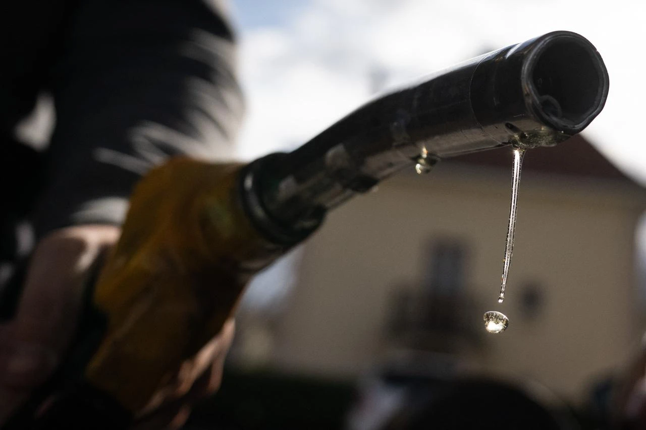 Oil prices jump as Trump rules out Iran deal extension