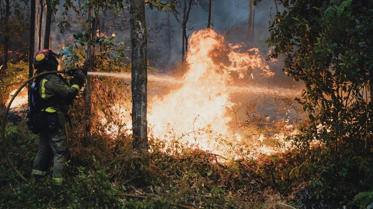 Ponteareas fire still burning as Spain fights multiple blazes