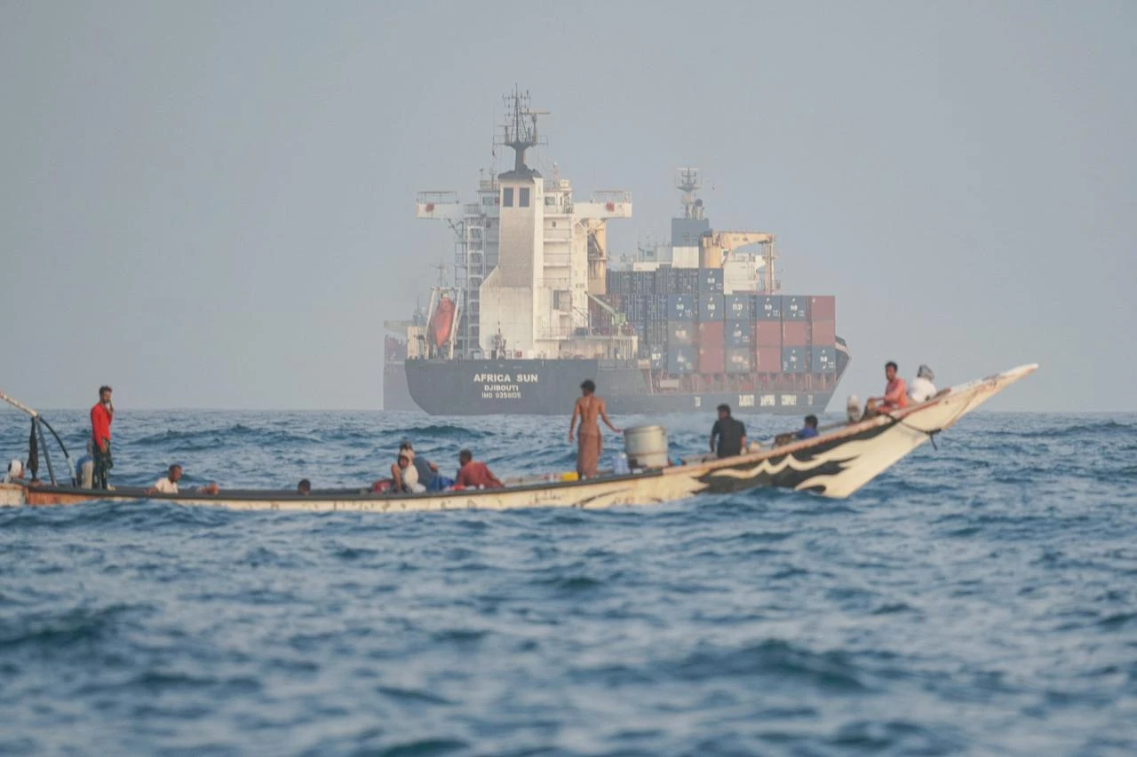Yemen minister warns Houthis plotting to seize land near Bab al-Mandeb