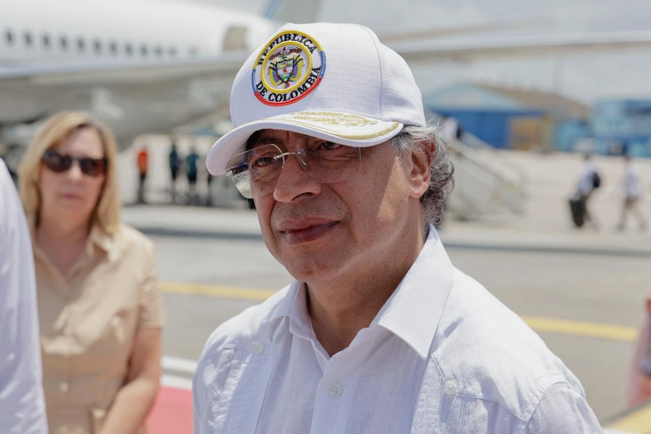 Colombia's President Gustavo Petro speaks to the press before departing from Jose Marti International Airport in Havana, August 1, 2026. (AFP Photo)