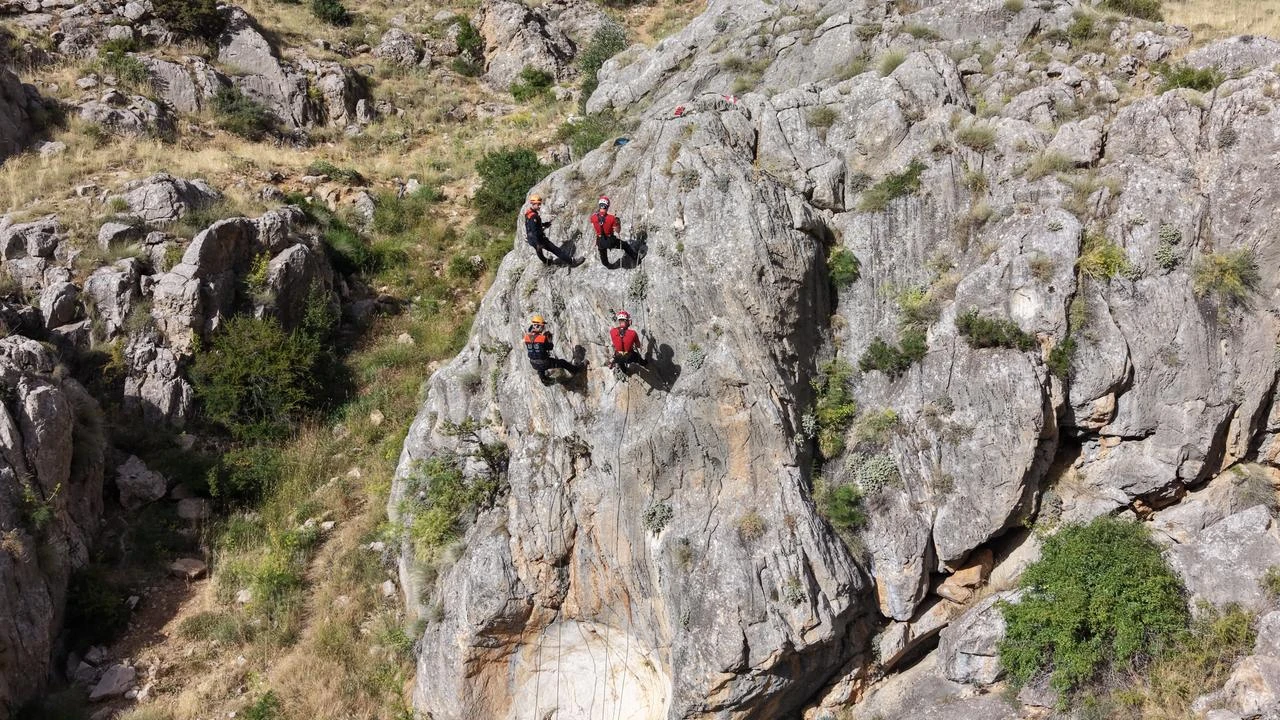 Climbers descend a rock face during the third Dag Doga Ice Cream Festival in Nigde, Türkiye, Aug. 1, 2026. (AA Photo)