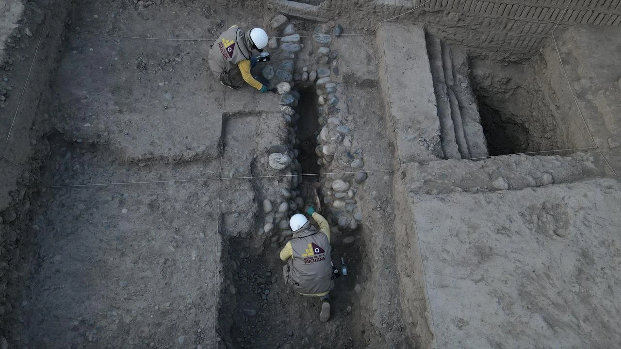 An aerial view of the area as archaeologists work on the excavation of recently discovered skeletal remains at the Huaca Pucllana archaeological site, one of Lima’s main pre-Hispanic landmarks, on August 19, 2026, in Lima, Peru. (AA Photo)