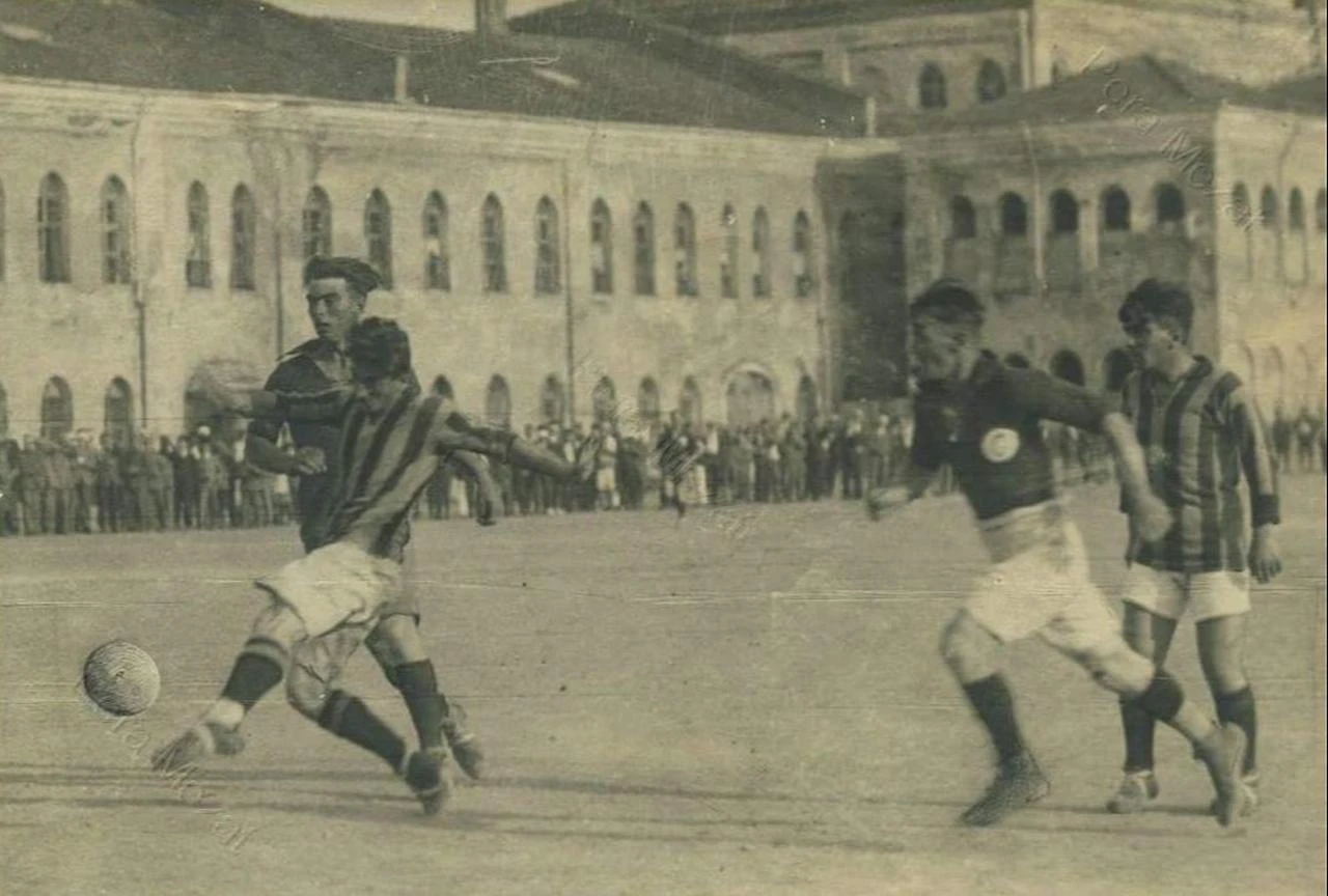 Fenerbahce players face a combined British team during the General Harington Cup match in Istanbul on June 29, 1923, shortly before the second goal. (Photo via Wikimedia Commons)