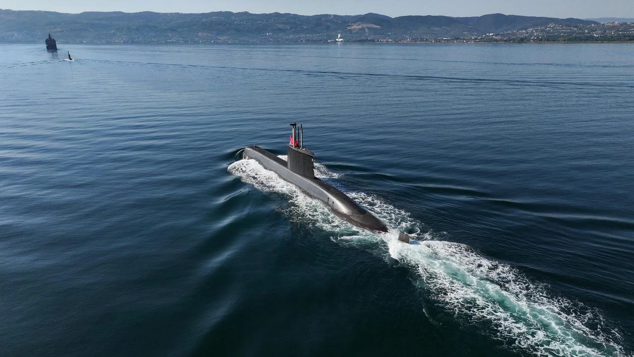 An aerial view of a Turkish Navy vessel as distinguished platforms of the Turkish Navy, including TCG Anadolu, TCG Heybeliada, TCG Derya and TCG Preveze, are seen together as part of Teknofest Blue Homeland in Kocaeli, Türkiye, Aug. 19, 2026. (AA Photo)
