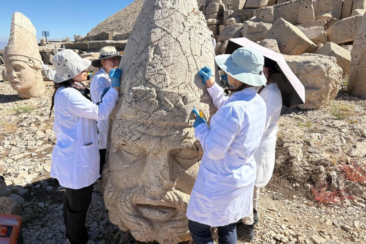 Türkiye launches 5-year drive to protect Mount Nemrut statues