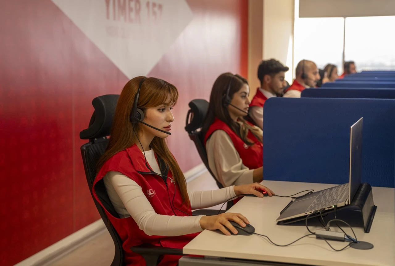 Employees in the call center of the Migration Administration at the Ministry of the Interior in Ankara. (AA Photo)