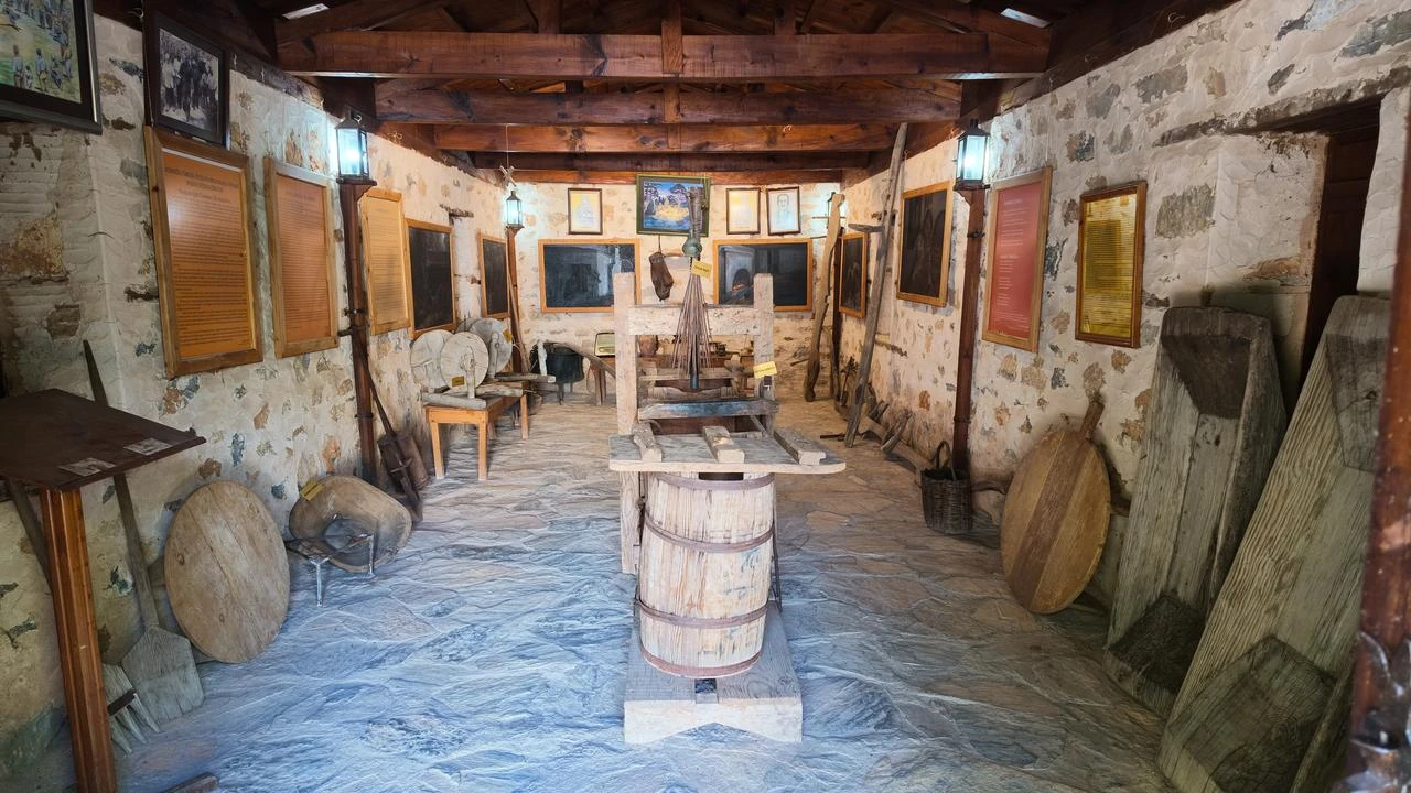 Inside view of the Kerimoglu Turkusu House in Yerkesik neighborhood of Mentese District in Mugla. (AA Photo)