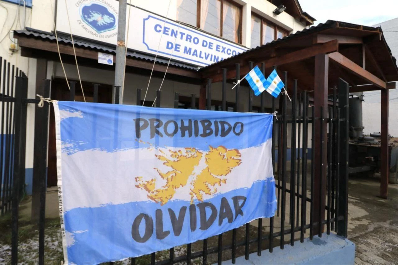 FIFA fines Argentina over Falkland Islands banner during England match