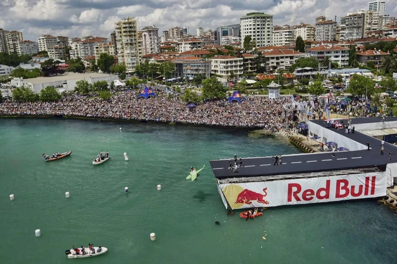 Aerial view of a previous edition of the Red Bull Flight Day in Istanbul. (Photo via redbull.com)