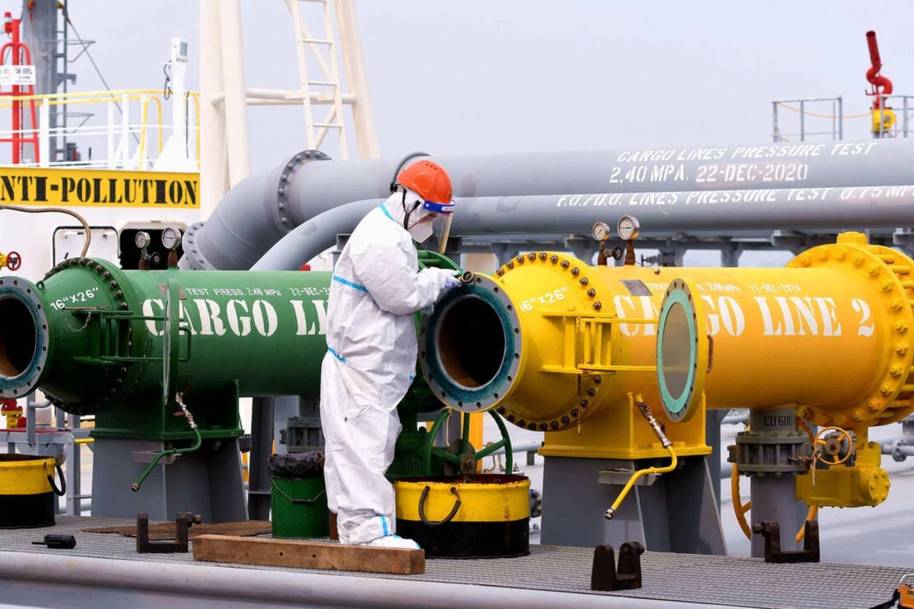 US blockade reportedly squeezes Iranian oil sales to China