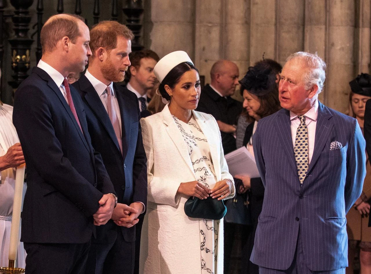 Meghan, Duchess of Sussex (2R) talks with Charles, Prince of Wales (R) as Prince William, Duke of Cambridge (L) talks with Prince Harry, Duke of Sussex (2L) at Westminster Abbey in London on March 11, 2019. (AFP Photo)