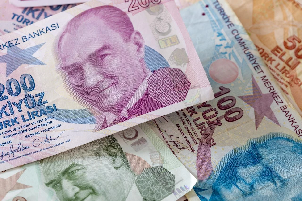 Photo shows Turkish lira banknotes, accessed on Aug. 22, 2026. (Adobe Stock Photo)