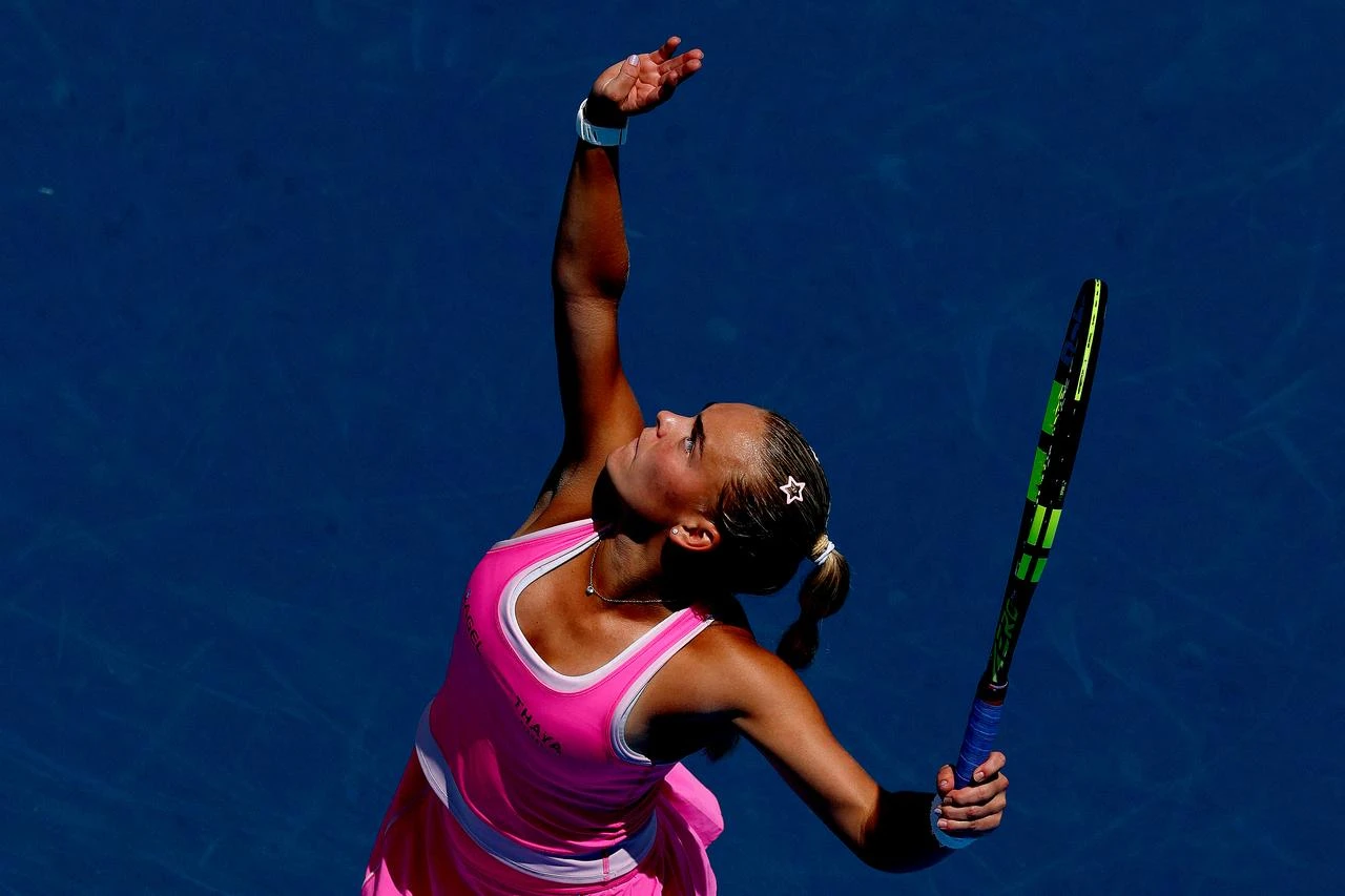 Sara Bejlek serves to Madison Keys during the quarterfinals of the Cincinnati Open at the Lindner Family Tennis Center on August 21, 2026, in Mason, Ohio. (AFP Photo)