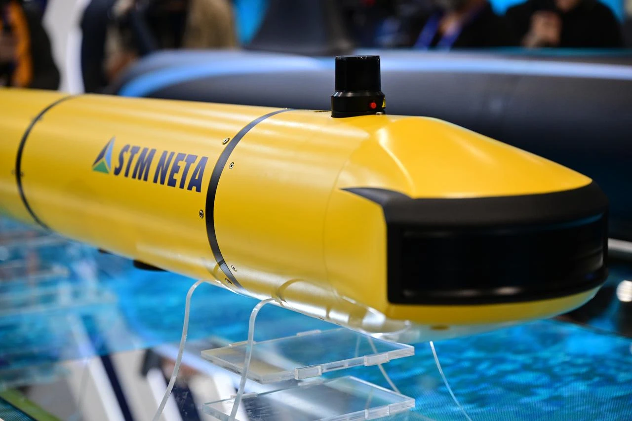 STM NETA 300, an unmanned autonomous underwater vehicle (AUV), was exhibited at the SAHA Expo in Istanbul, Türkiye, on October 22, 2024. (AA Photo)