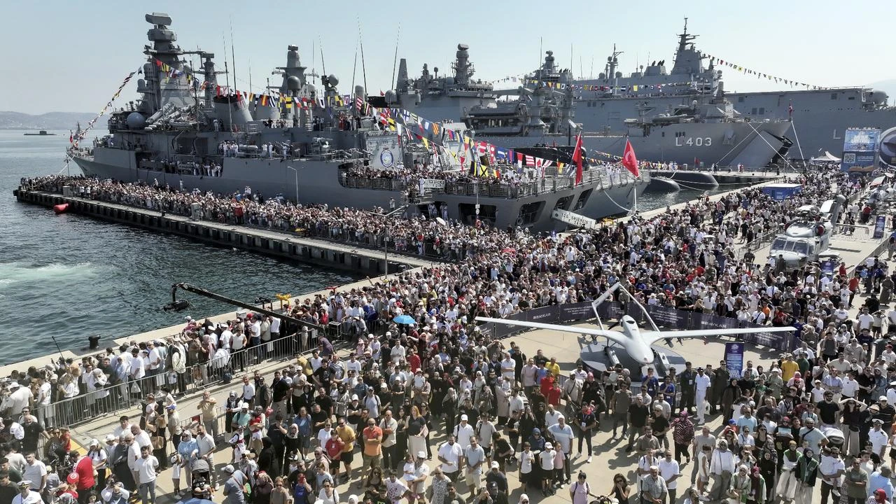 Naval tech, air shows and races draw crowds at Teknofest Blue Homeland