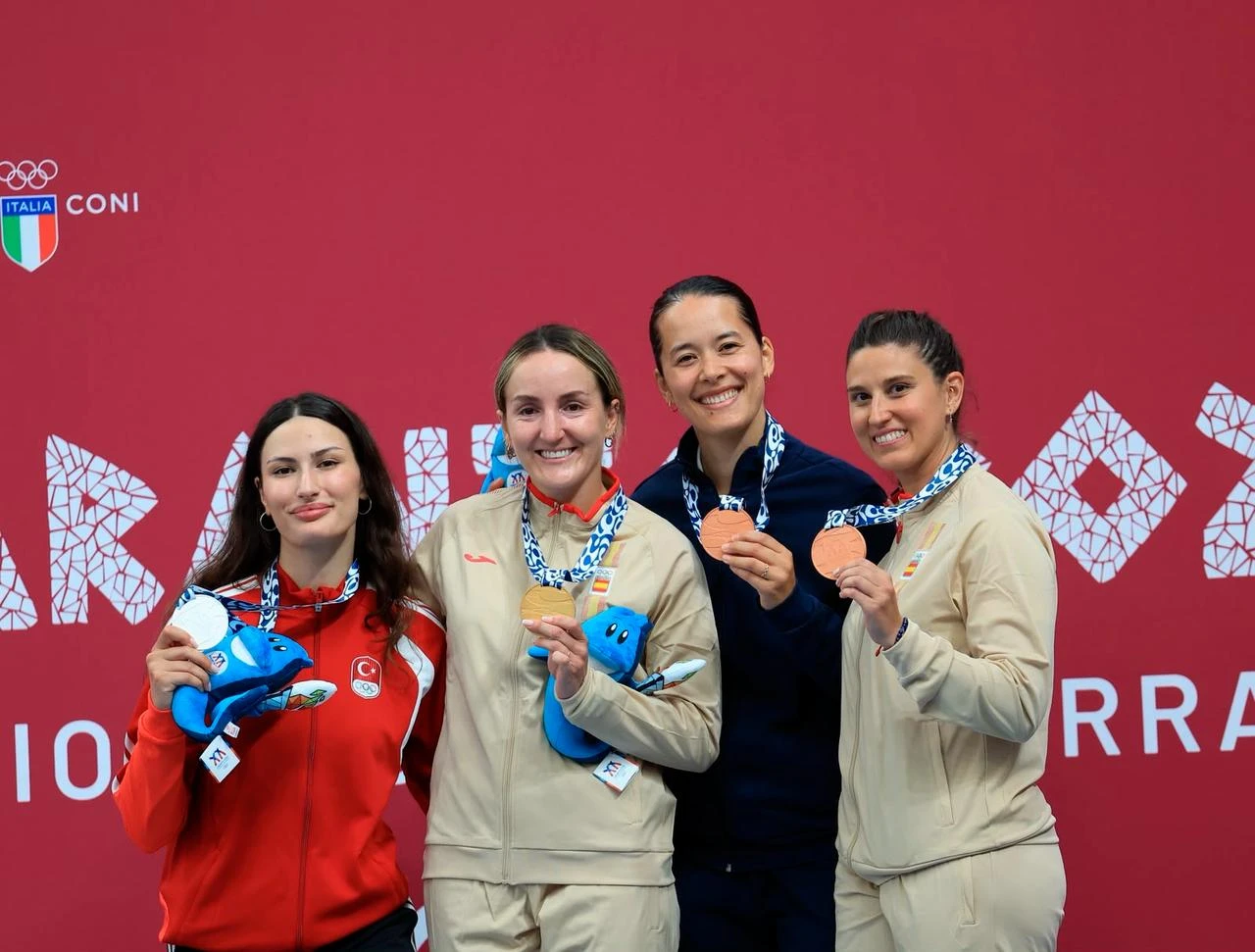 Women’s individual sabre medalists pose with their medals during the 20th Mediterranean Games in Taranto, Italy, Aug. 22, 2026. Türkiye won silver in the event. (AA Photo)