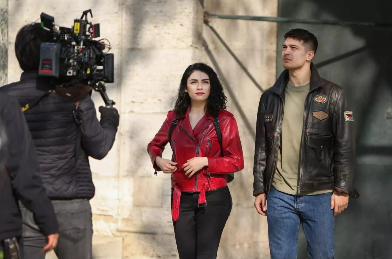 Behind the scenes of The Protector (Hakan: Muhafiz), Netflix’s first Turkish original series, which premiered in 2018 and marked a new stage in Türkiye’s streaming production era. (Photo by: Netflix)