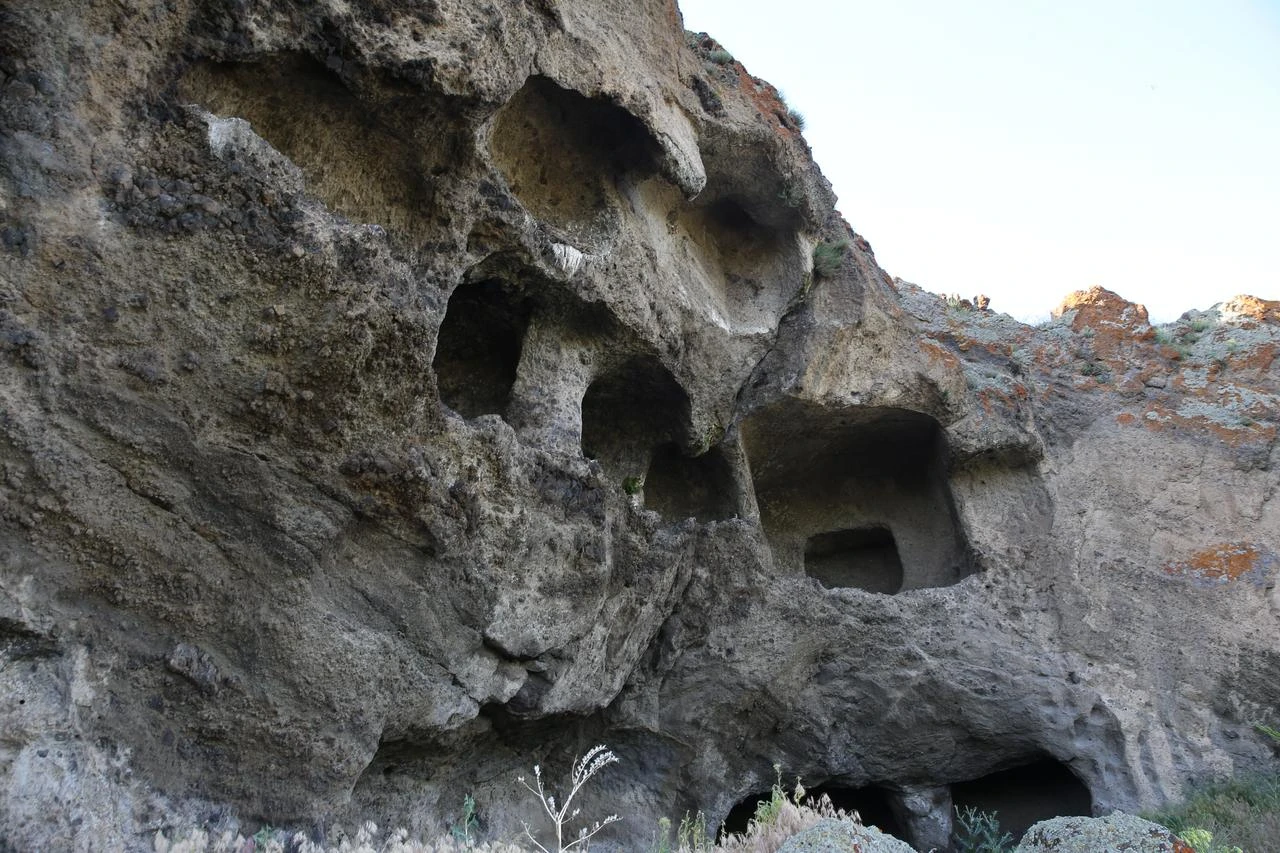 Treasure hunters expose ancient settlement in Türkiye