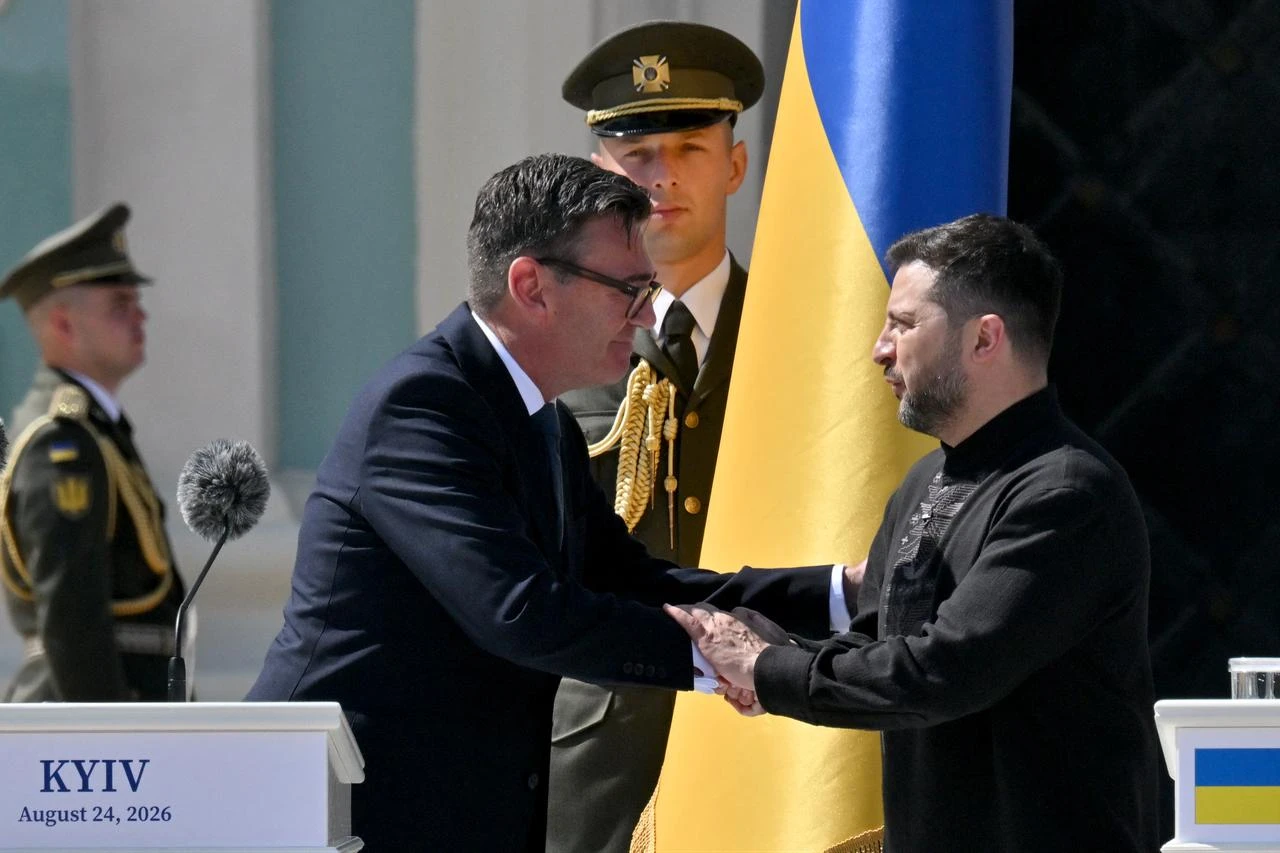 UK's Burnham hands Storm Shadow blueprints to Ukraine