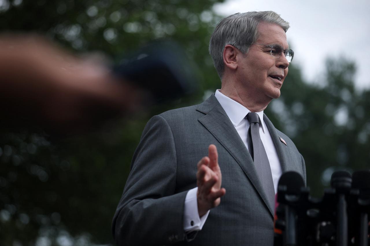 U.S. Secretary of the Treasury Scott Bessent speaks to members of the press outside the West Wing at the White House in Washington, on August 20, 2026. (AFP Photo)