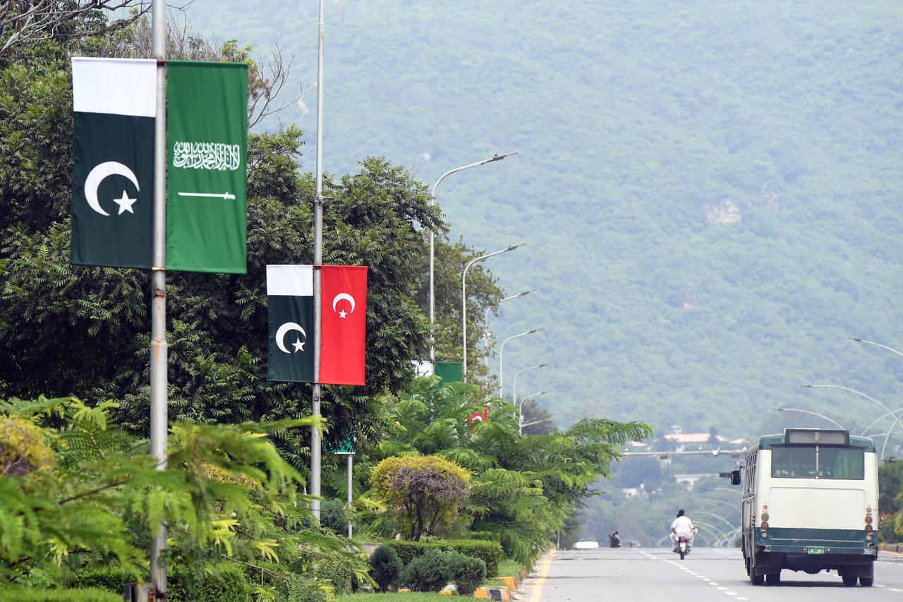 Bangladesh eyes Mecca defense pact membership