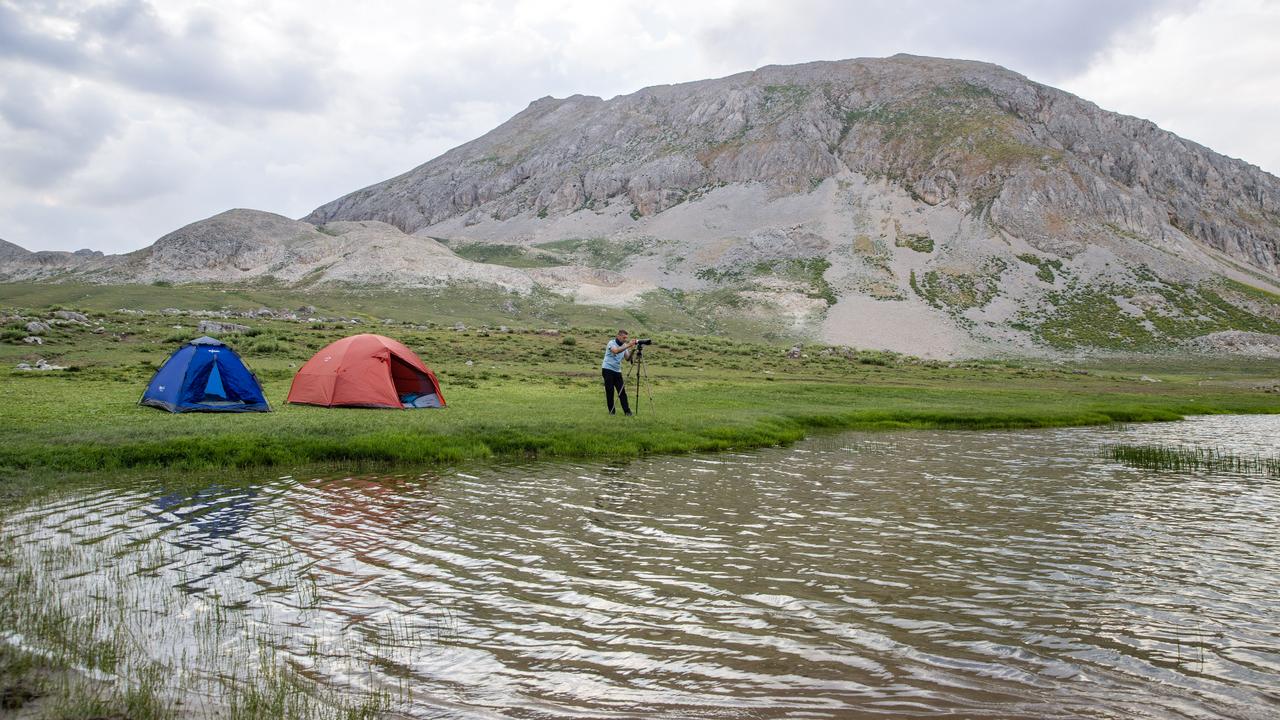 Campers scale Tunceli's 3,000-meter peaks in eastern Turkiye