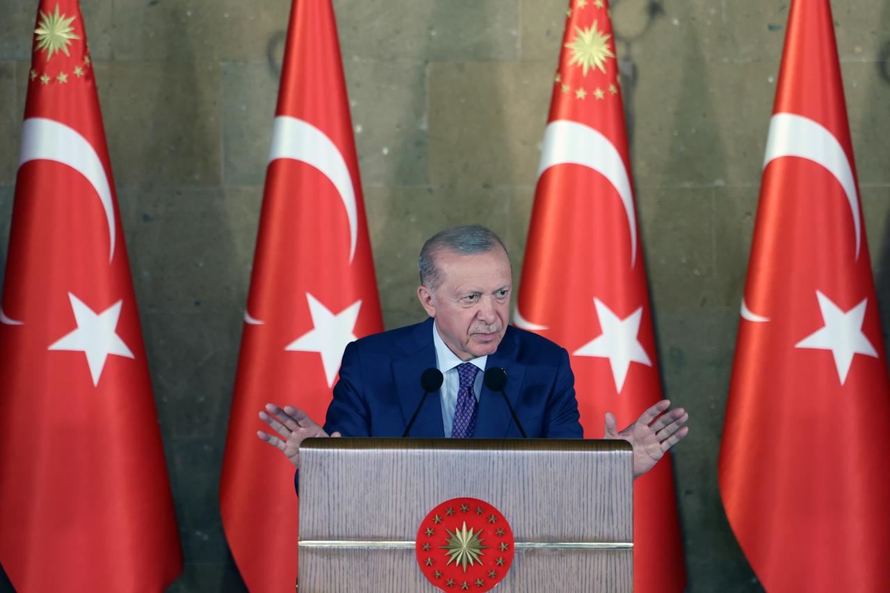 Erdogan says 'no one can draw borders' for Türkiye