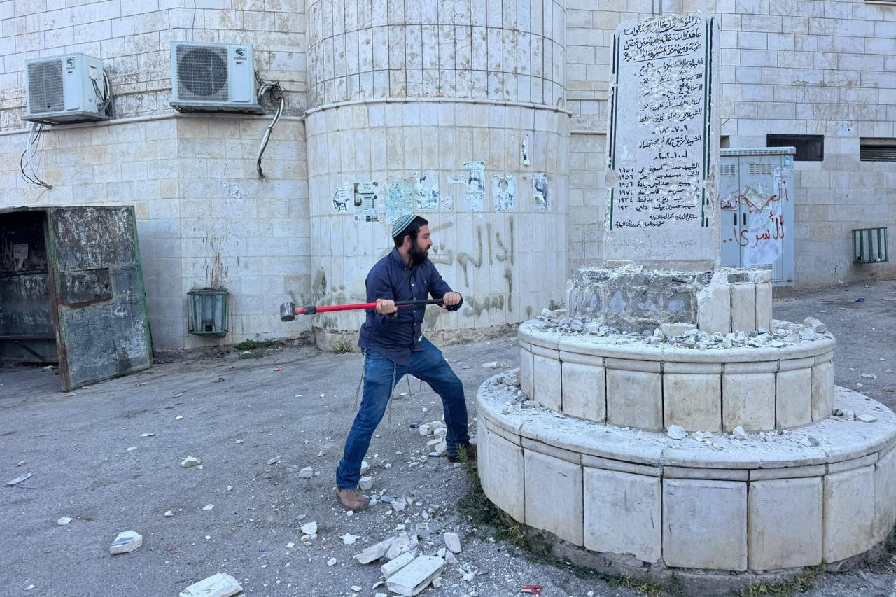 Far-right MK Sukkot smashes Palestinian monument in occupied West Bank