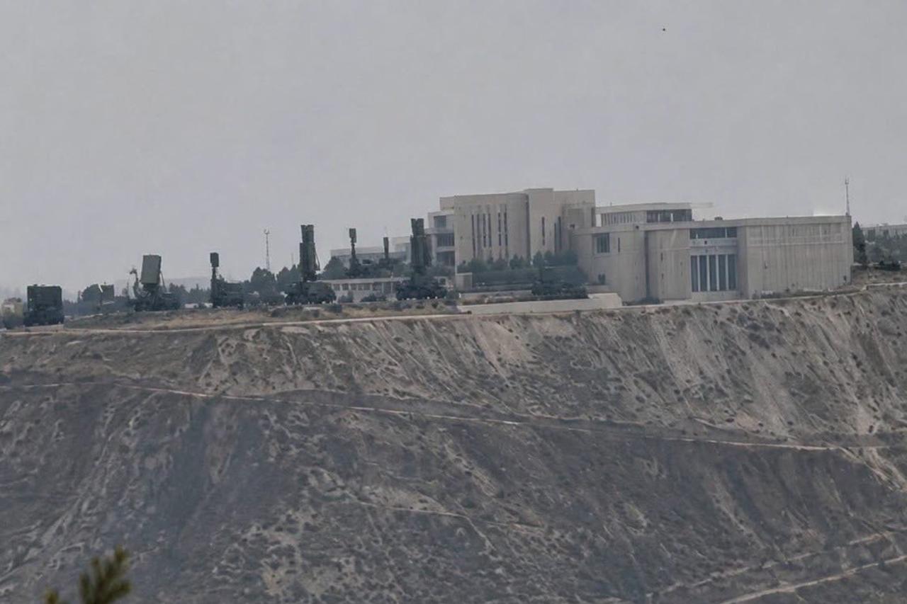 Pro-Israel accounts spread fake AI images of Turkish air defenses in Damascus  