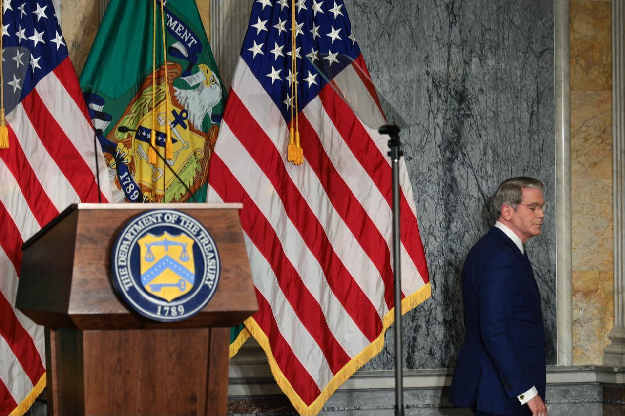 U.S. Treasury Secretary Scott Bessent takes the stage before announcing a new set of sanctions against Iran, describing them as "an economic D-Day", in the Cash Room at the Treasury Department, Aug. 24, 2026 in Washington, DC. (AFP Photo)