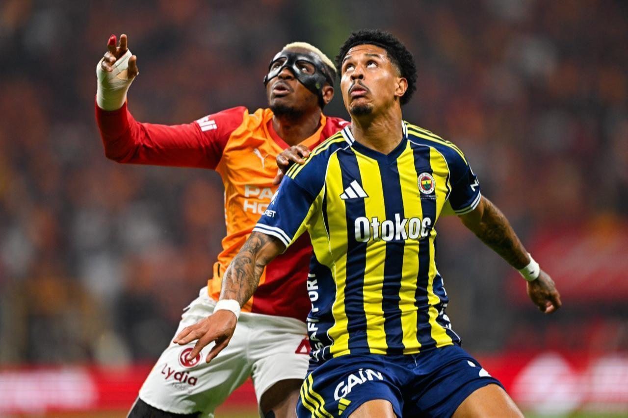 Galatasaray player Victor Osimhen in action against Jayden Oosterwolde of Fenerbahce during the Turkish Super Lig week 31 football match between Galatasaray and Fenerbahce at RAMS Park in Istanbul, Türkiye on April 26, 2026. (AA Photo)