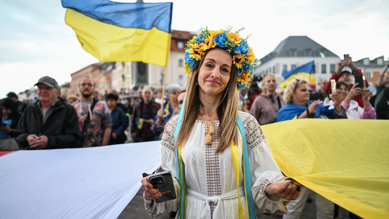 Ukrainians mark 35th Independence Day across Europe