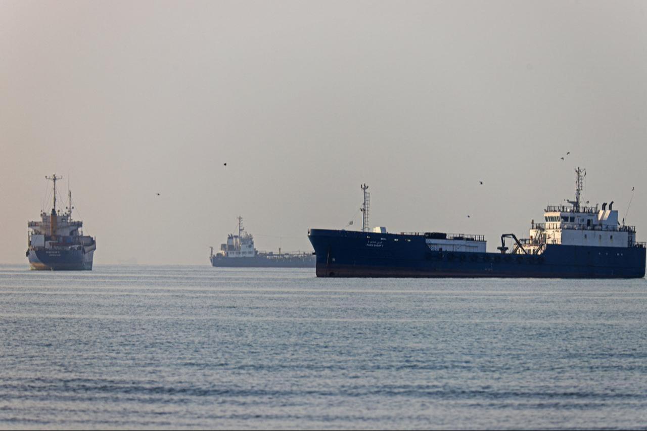 In this picture obtained from Iran's ISNA news agency on June 1, 2026, vessels sail at Suru Beach in Bandar Abbas along the Strait of Hormuz. (AFP Photo)