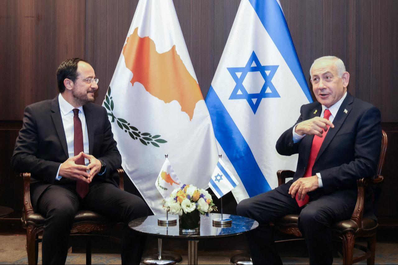 Greek Cyprus' leader Nikos Christodoulides (L) meeting with Israel's Prime Minister Benjamin Netanyahu ahead of a trilateral summit in Jerusalem, Dec. 22, 2025. (AFP Photo/HO/PIO)